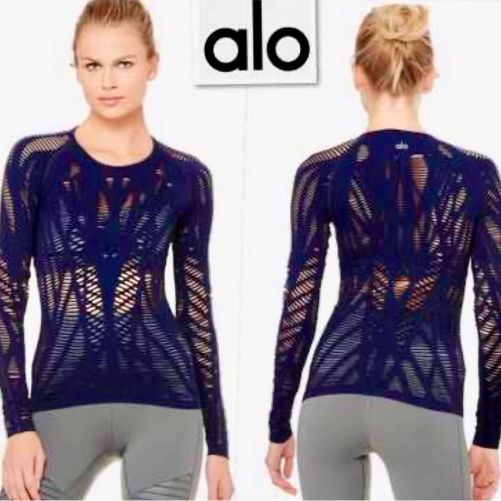 ALO Yoga Wanderer Long Sleeve in Navy Blue
